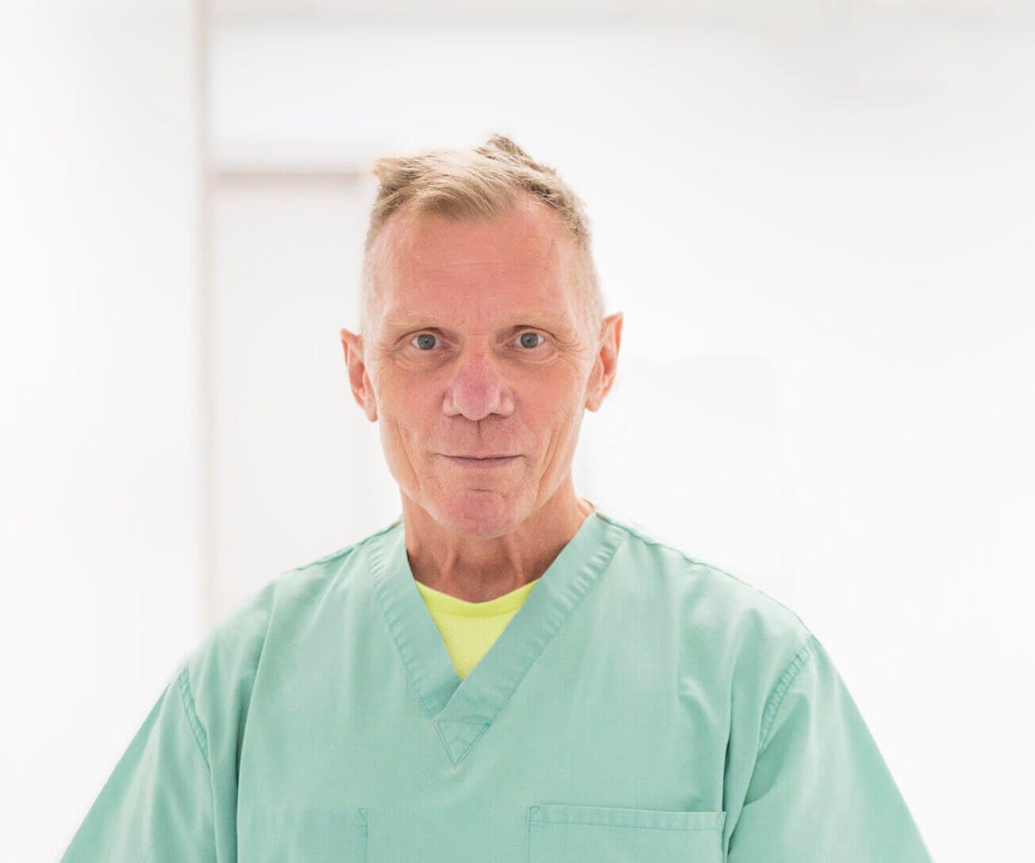 Dr Allan Larsen